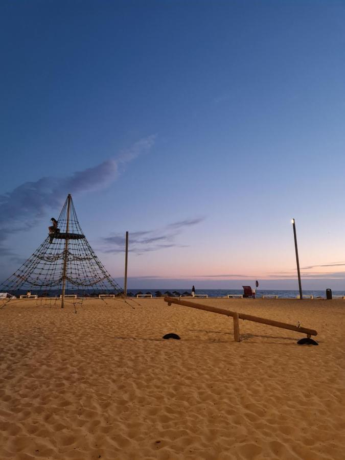 Front Beach Costa Caparica Lisbon كوستا دا كاباريكا المظهر الخارجي الصورة